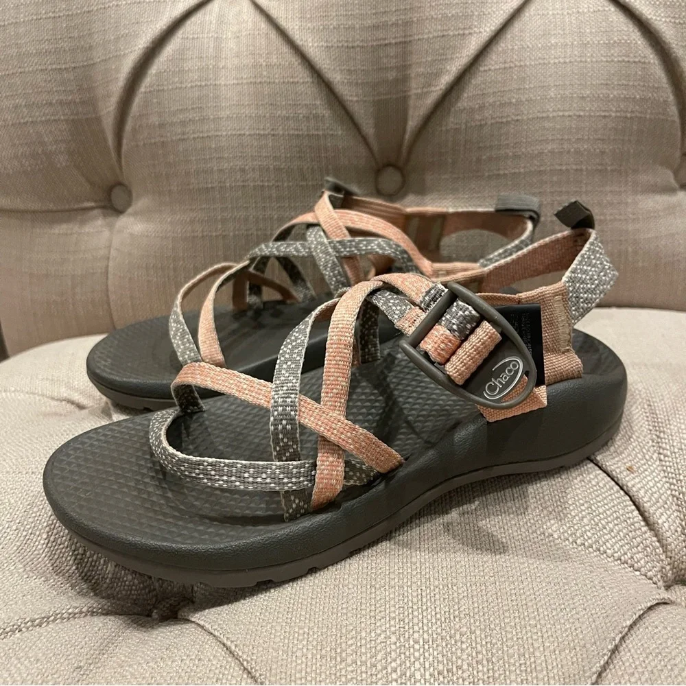 Chaco ZX/1 Ecotread sandals Gray and pink color way. Girls size 3. Waterproof